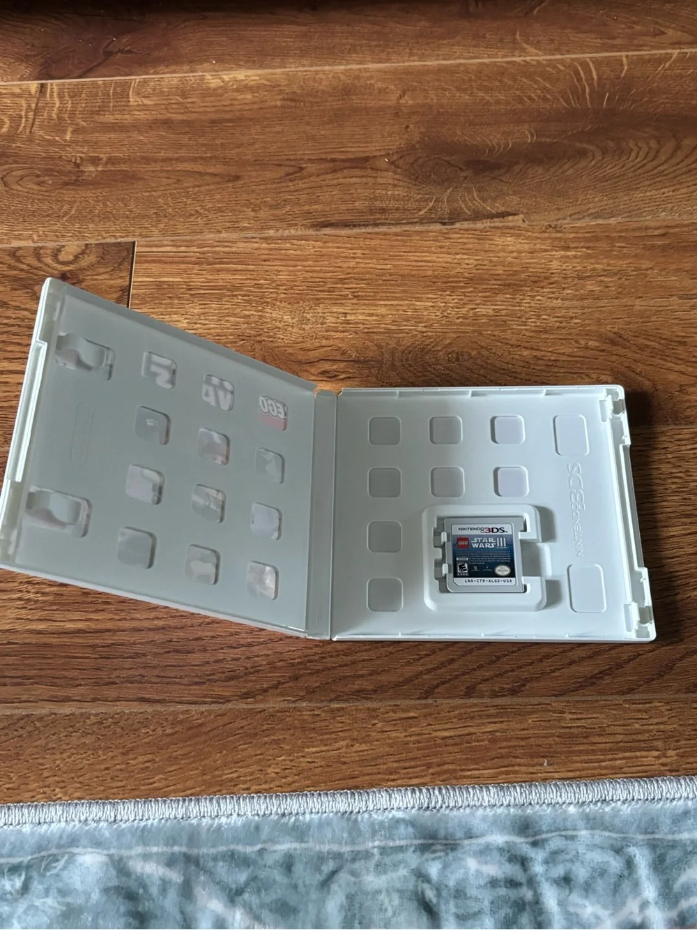 Lego Star Wars III Nintendo 3DS Game - White Case